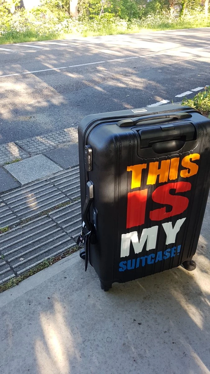 Merkloos 2 X. Koffer Stickers This Is My Suitcase ! ( Alleen 2 Sticker Vellen Excl. Koffer )